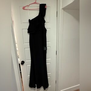 Lulu's Chic Black One-Shoulder Dress